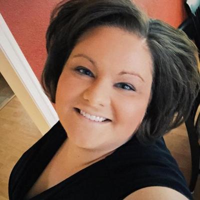 Profile Picture of Emily Kempf (@eemurdock) on Twitter