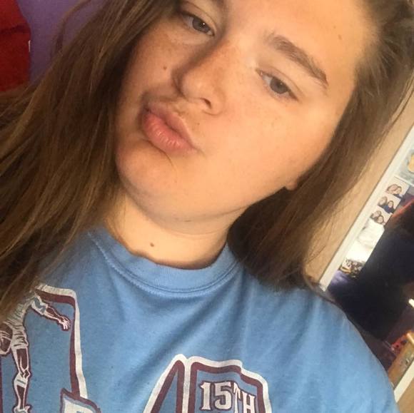 Profile Picture of Alice Mathews (@babygirlalice17) on Poshmark