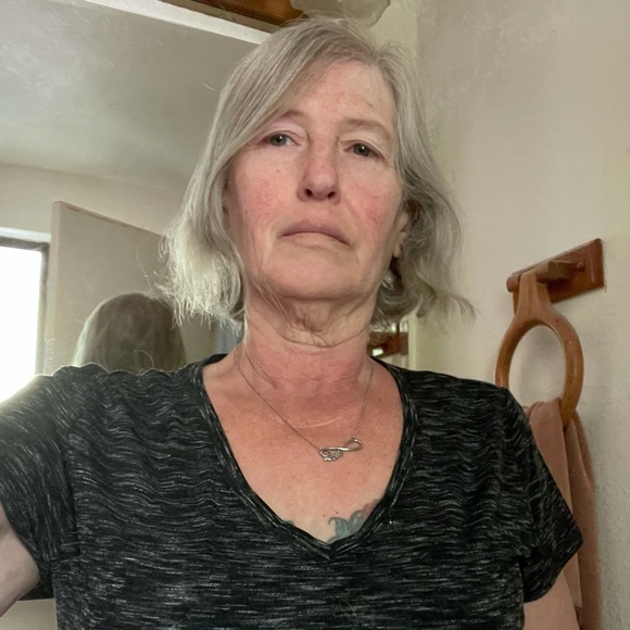 Profile Picture of Sherry Solomon (@sherryakers3) on Poshmark