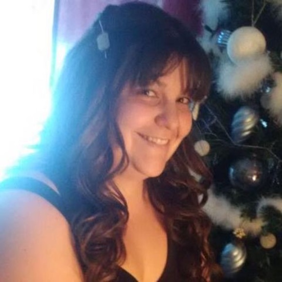 Profile Picture of Shawna Mckenzie (@shawnamaymck) on Poshmark