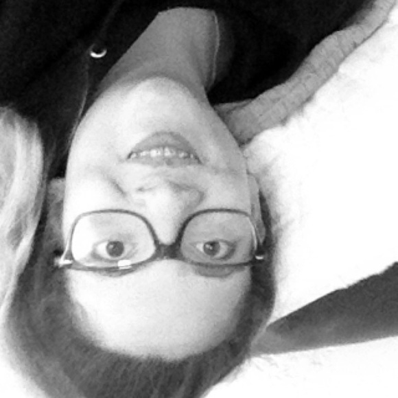 Cate Fado - Poshmark Profile Picture of Cate Fado (@theaterchick) on Poshmark