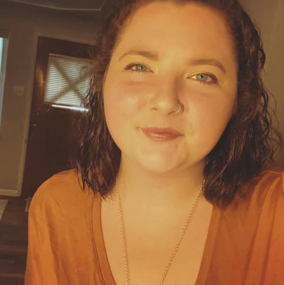 Profile Picture of Megan Ruddock (@meganruddock) on Poshmark