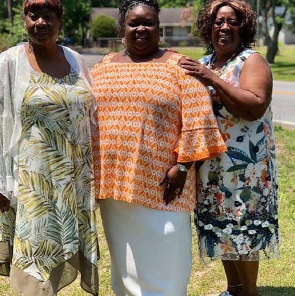 Profile Picture of Lorraine Singleton (@lorraines71) on Poshmark