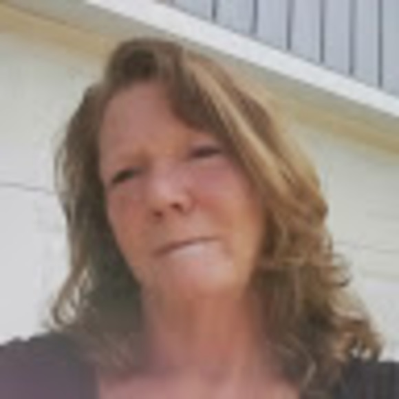 Profile Picture of Claudia Neumann (@claud6207) on Poshmark