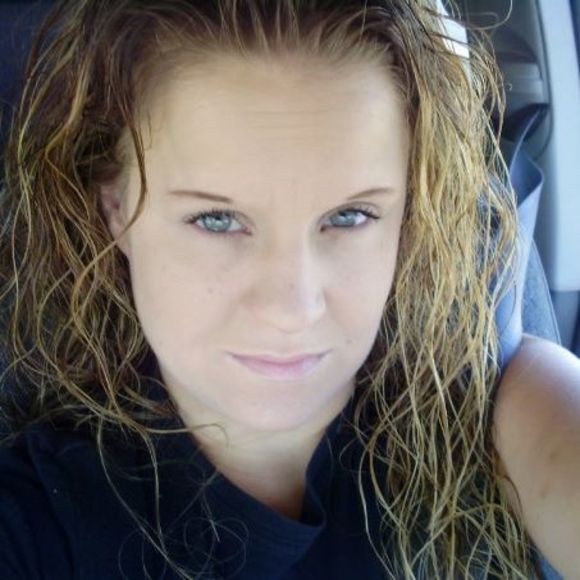 Profile Picture of Amber Clor (@amber6942) on Poshmark