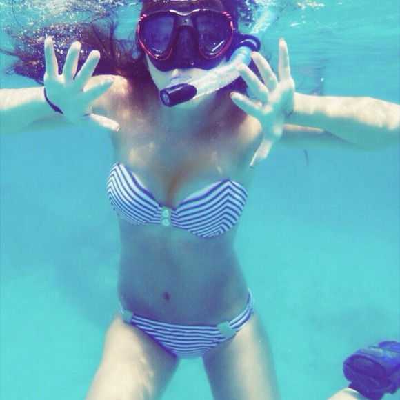 Ashley Dunayer - Poshmark Profile Picture of Ashley Dunayer (@ashleydun) on Poshmark