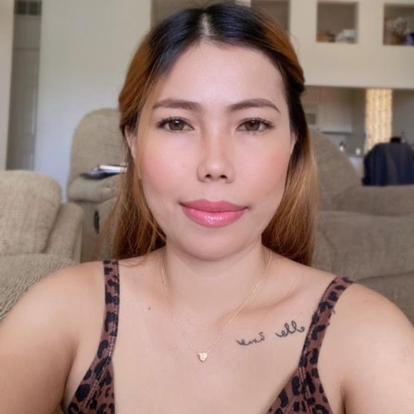 Shiela Kray - Poshmark Profile Picture of Shiela Kray (@shielakray) on Poshmark