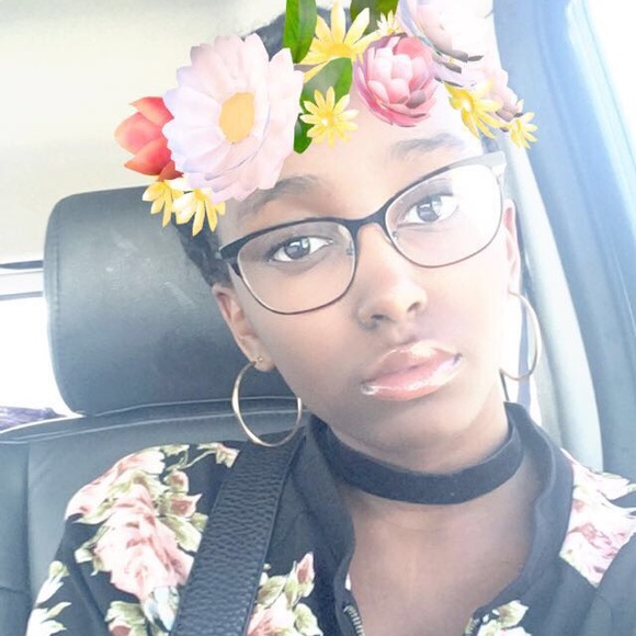 Profile Picture of Kylie Singleton (@kbugsingleton) on Poshmark