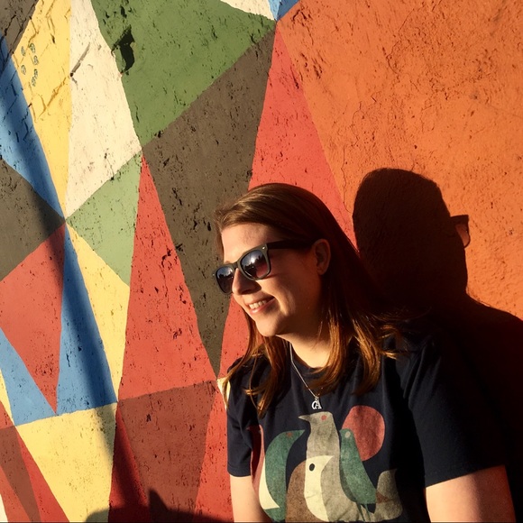 Profile Picture of Danielle Edlund (@daniellewhowhat) on Poshmark