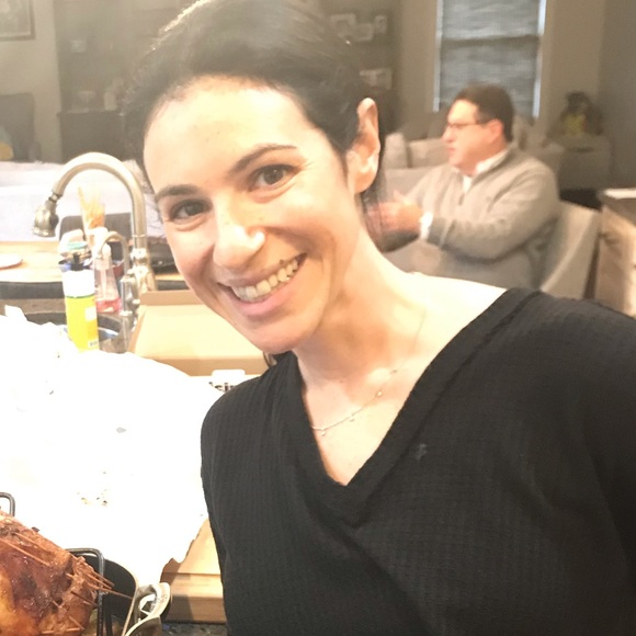 Profile Picture of Mara Weiner (@mara_weiner) on Poshmark