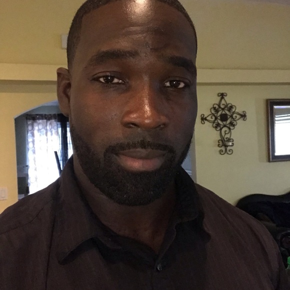 Profile Picture of Robert Blanks (@rblanks765) on Poshmark