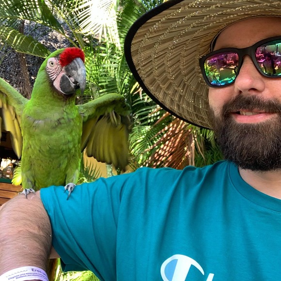 Profile Picture of Dhe Wallaker (@dhewallaker) on Poshmark