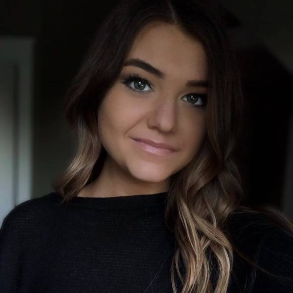 Profile Picture of Audrey Hellmich (@a_hellmich) on Poshmark