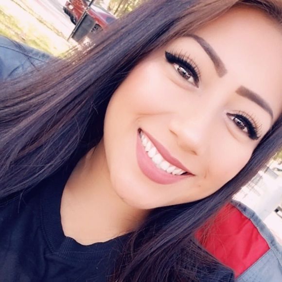 Profile Picture of Jessica Alexander (@chubi04) on Poshmark
