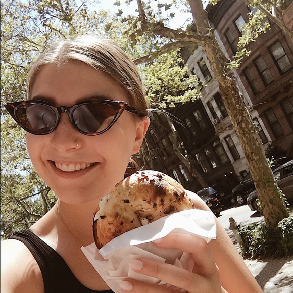 Profile Picture of Ali Boroski (@aliboroski) on Poshmark