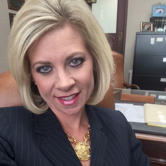 Profile Picture of Courtney Arkeen (@courtneyburch1) on Poshmark