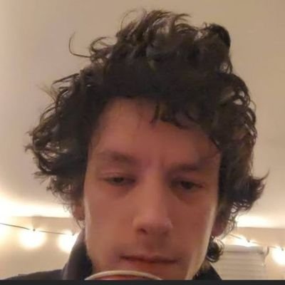 Profile Picture of Leprechaunye West IV (@LivinLikeLarryM) on Twitter