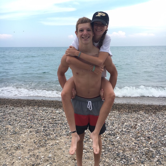 Profile Picture of Hadlee Linane (@hadleel) on Poshmark