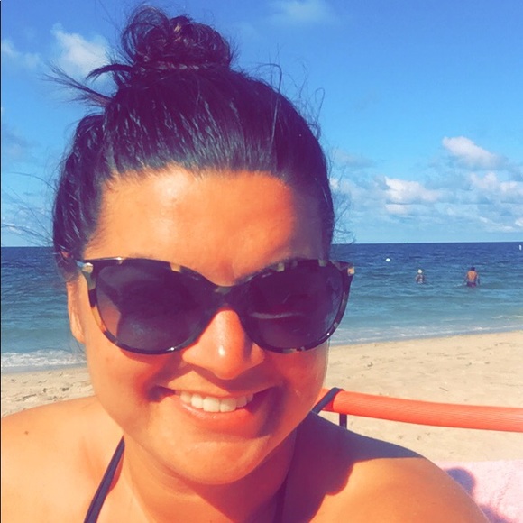 Profile Picture of Stephanie Brozena (@slabella07) on Poshmark