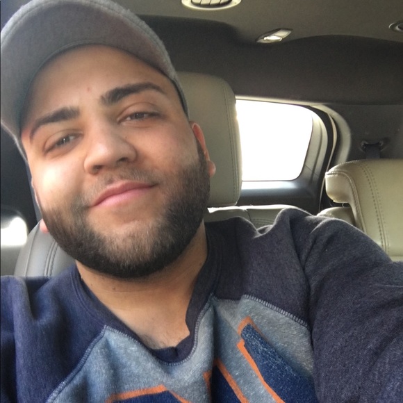 Profile Picture of Michael Gregoriades (@mgreg225) on Poshmark