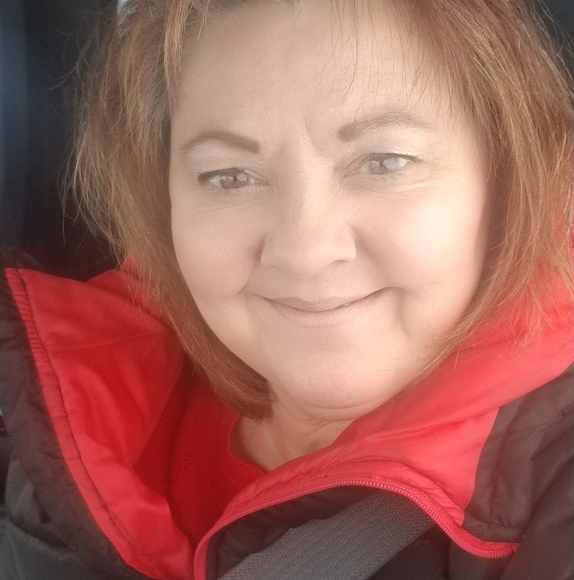 Profile Picture of Candace-jo Whitney (@candyjologelin) on Poshmark