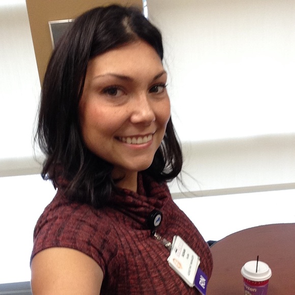 Profile Picture of Suzin Flock (@suzinflick) on Poshmark