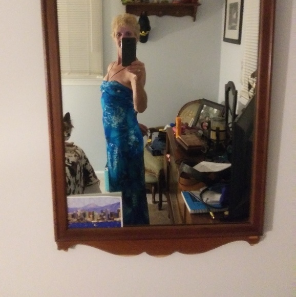 Profile Picture of Lisa Barnell (@lanalou57) on Poshmark