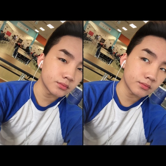 Profile Picture of David Xiong (@leekesim) on Poshmark