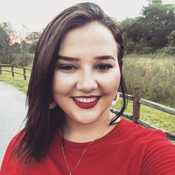 Profile Picture of Crystal Shull (@crystal0099) on Poshmark