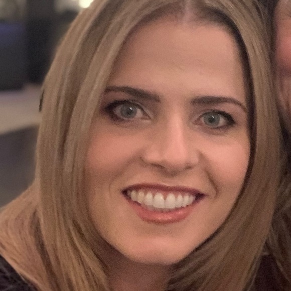 Profile Picture of Fabiana Papaleo (@fab_bana) on Poshmark