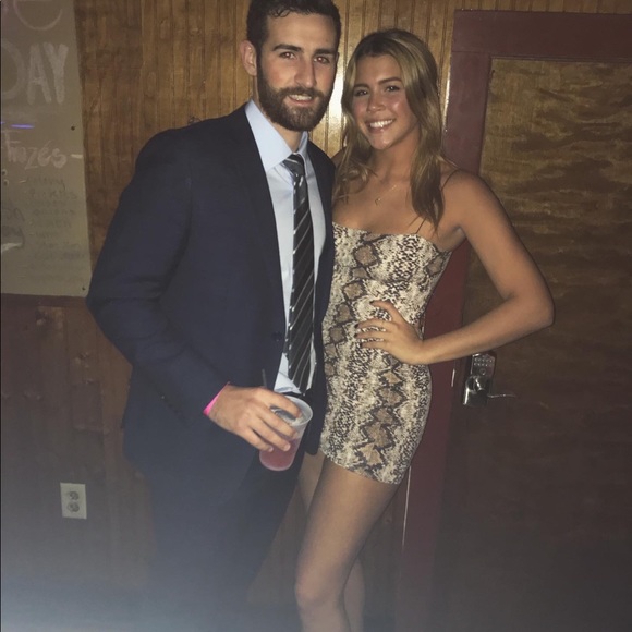 Profile Picture of Kat Sauro (@katsauro) on Poshmark