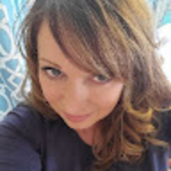Melissa Brideson - Poshmark Profile Picture of Melissa Brideson (@lissb143) on Poshmark