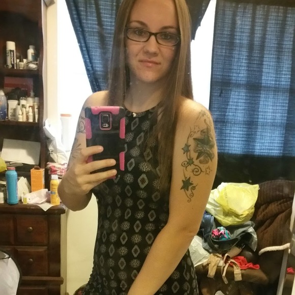 Profile Picture of Monica Mathis (@mzhowell13) on Poshmark