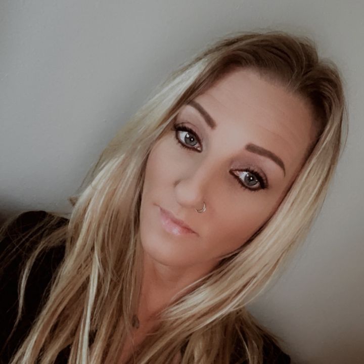 Profile Picture of Echo McSweeney (@southdakota_sunshine) on Tiktok