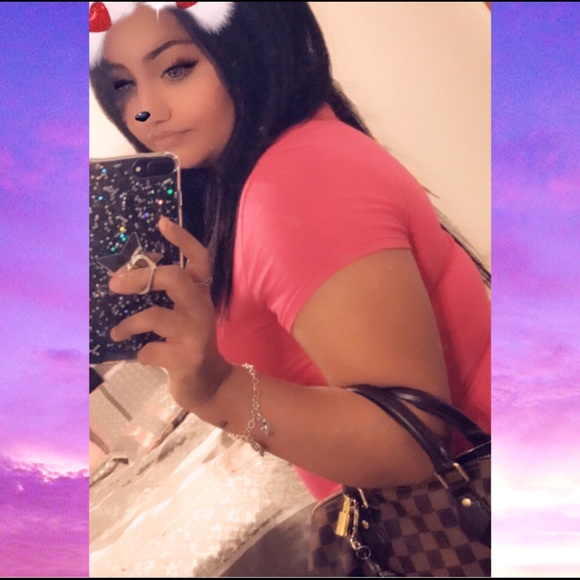Profile Picture of Gina Carabajal (@g_carabajal) on Poshmark