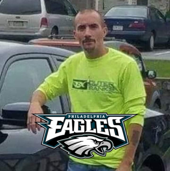 Profile Picture of Tom Mcfadden (@tommcfadden81) on Poshmark