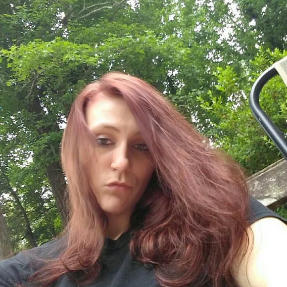 Profile Picture of Ruby Franks (@rfranks17) on Poshmark
