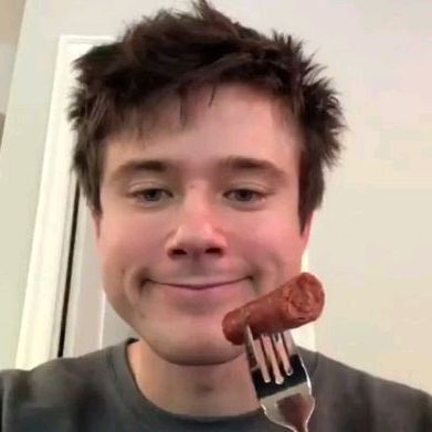 Profile Picture of <alec3 (@alectamito) on Tiktok