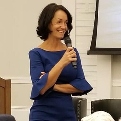 Profile Picture of Angie Miller (@angieinlibrary) on Twitter