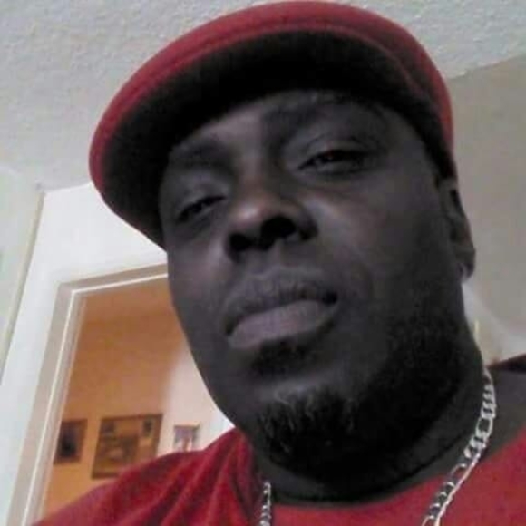 Profile Picture of Carl Smalls (@carl_smalls) on Poshmark