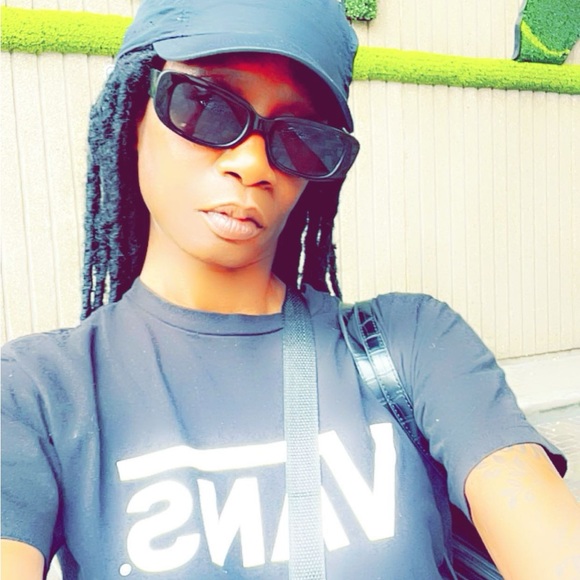 Profile Picture of Veronica Colbert (@colbertvd) on Poshmark