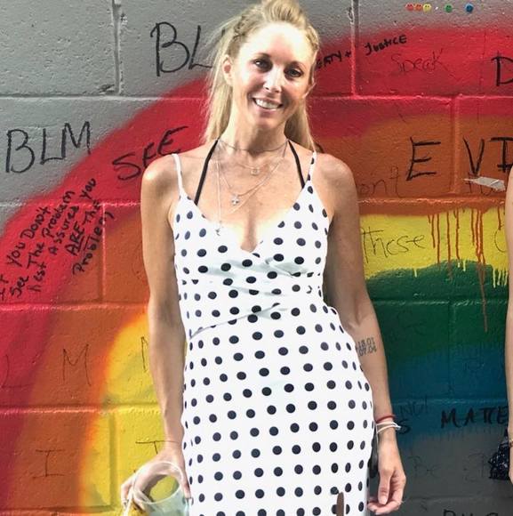 Profile Picture of Jennifer Traversi (@jentraversi) on Poshmark