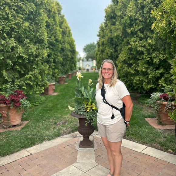 Profile Picture of Debra Winsor (@debra_winsor) on Poshmark