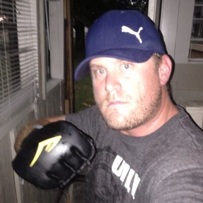 Profile Picture of Chris (@barnash) on Twitter