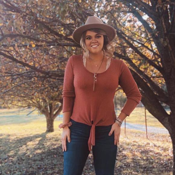 Profile Picture of Kirby Brown (@kirby_b) on Poshmark