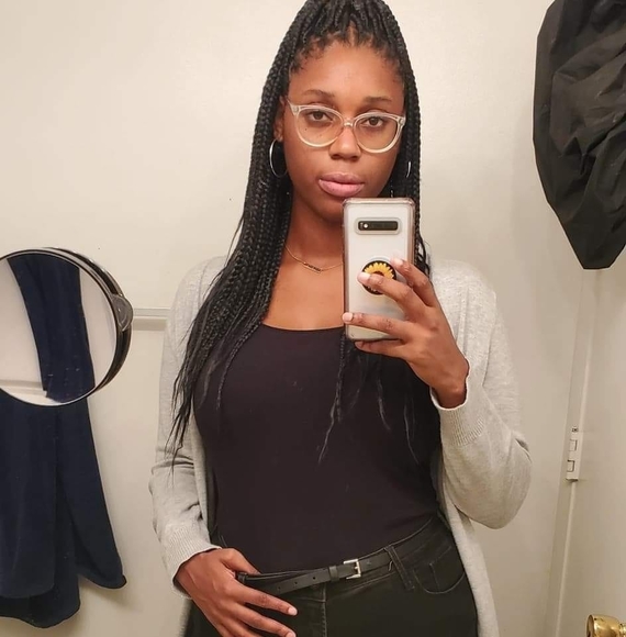 Profile Picture of Claudia Valentine (@claudia_v) on Poshmark