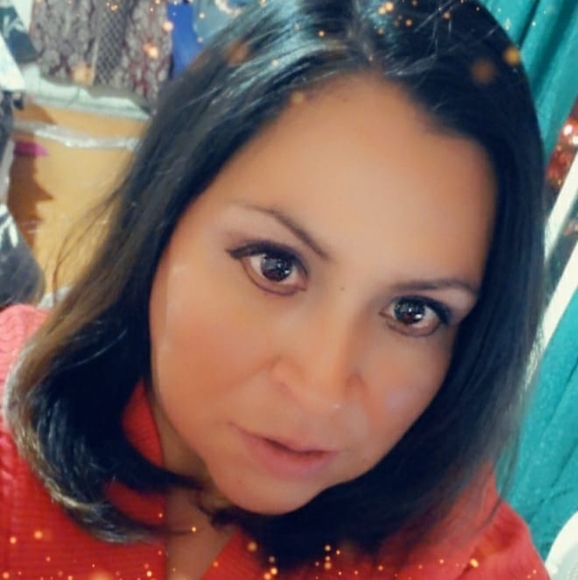 Profile Picture of Claudia Monroy (@clamika) on Poshmark