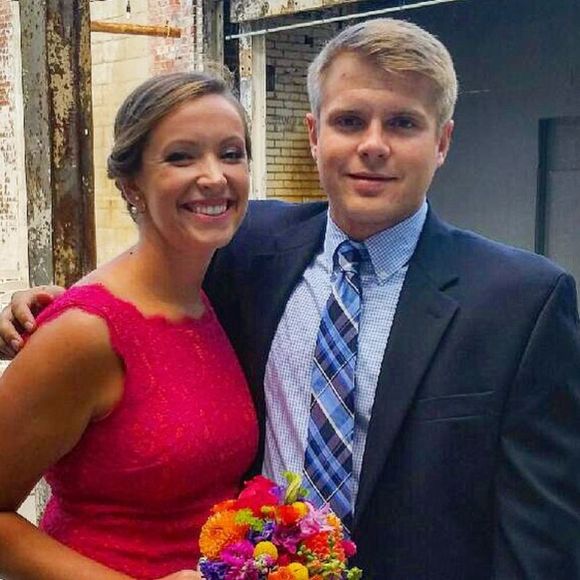 Profile Picture of Lauren Lecklider (@laurenlecklider) on Poshmark