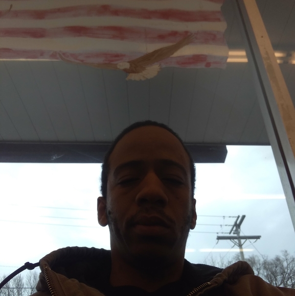 Profile Picture of Kenneth Young (@youngken217773) on Poshmark