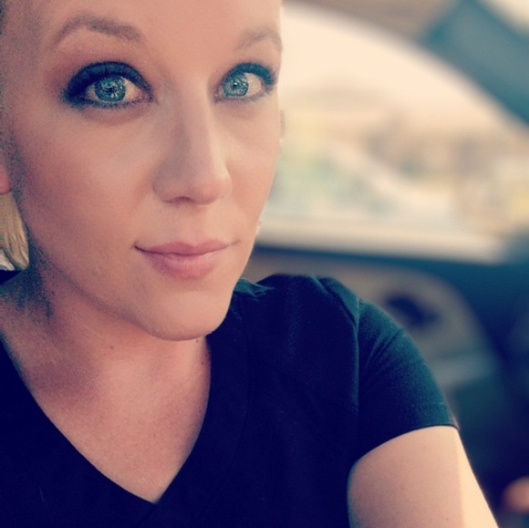 Profile Picture of Jessica Gerten (@jessica_gerten) on Poshmark